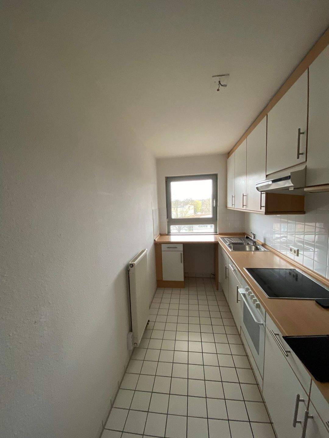 Idyllisch gelegene 2 Zimmer Wohnung *Wannenbad *Abstellraum *Balkon *kleiner Keller *EBK *Aufzug