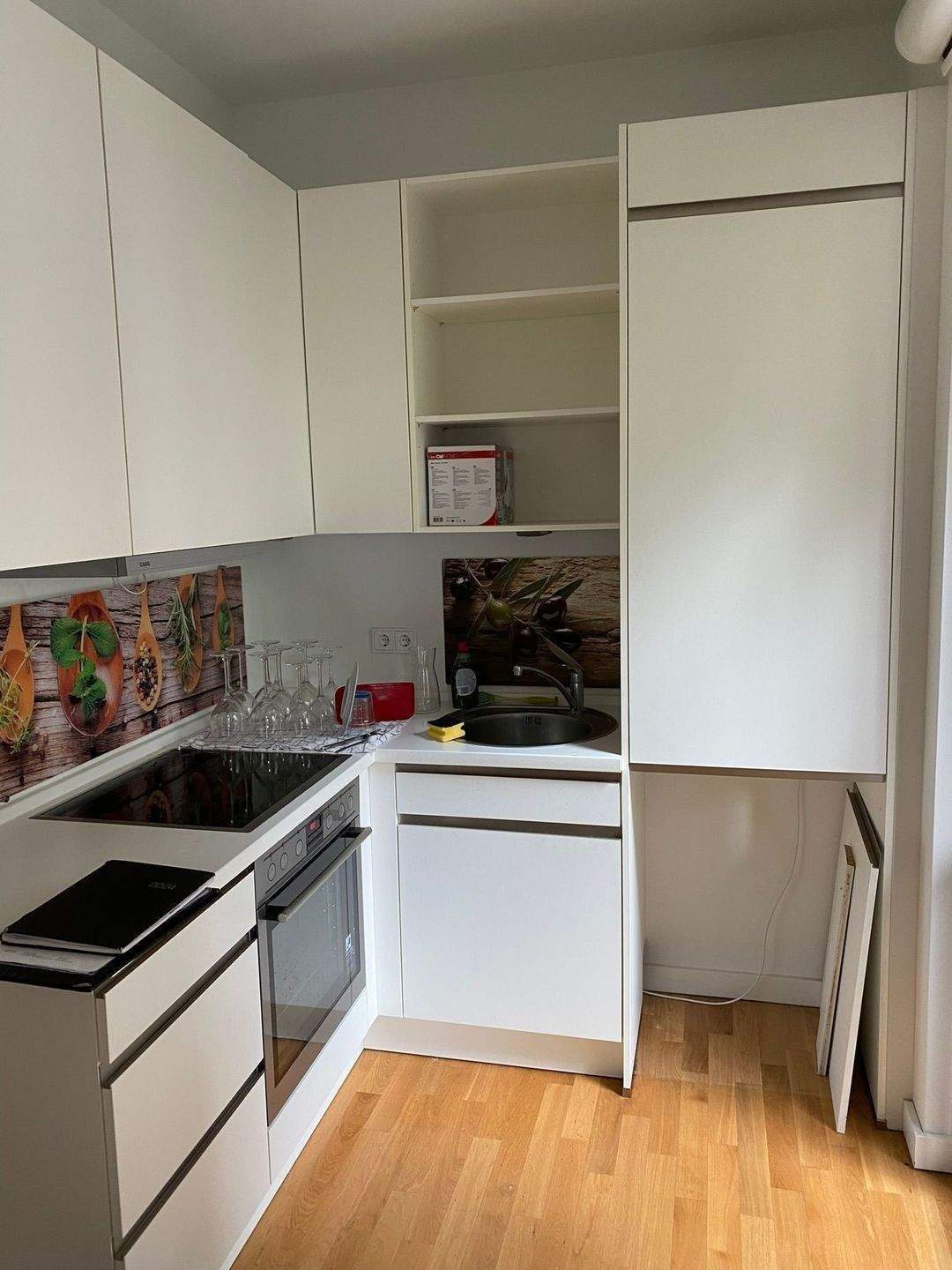 Ruhig gelegene 2 Zimmer Wohnung mit Balkon *modernes Duschbad* Abstellraum *EBK *Parkett *Keller *Aufzug