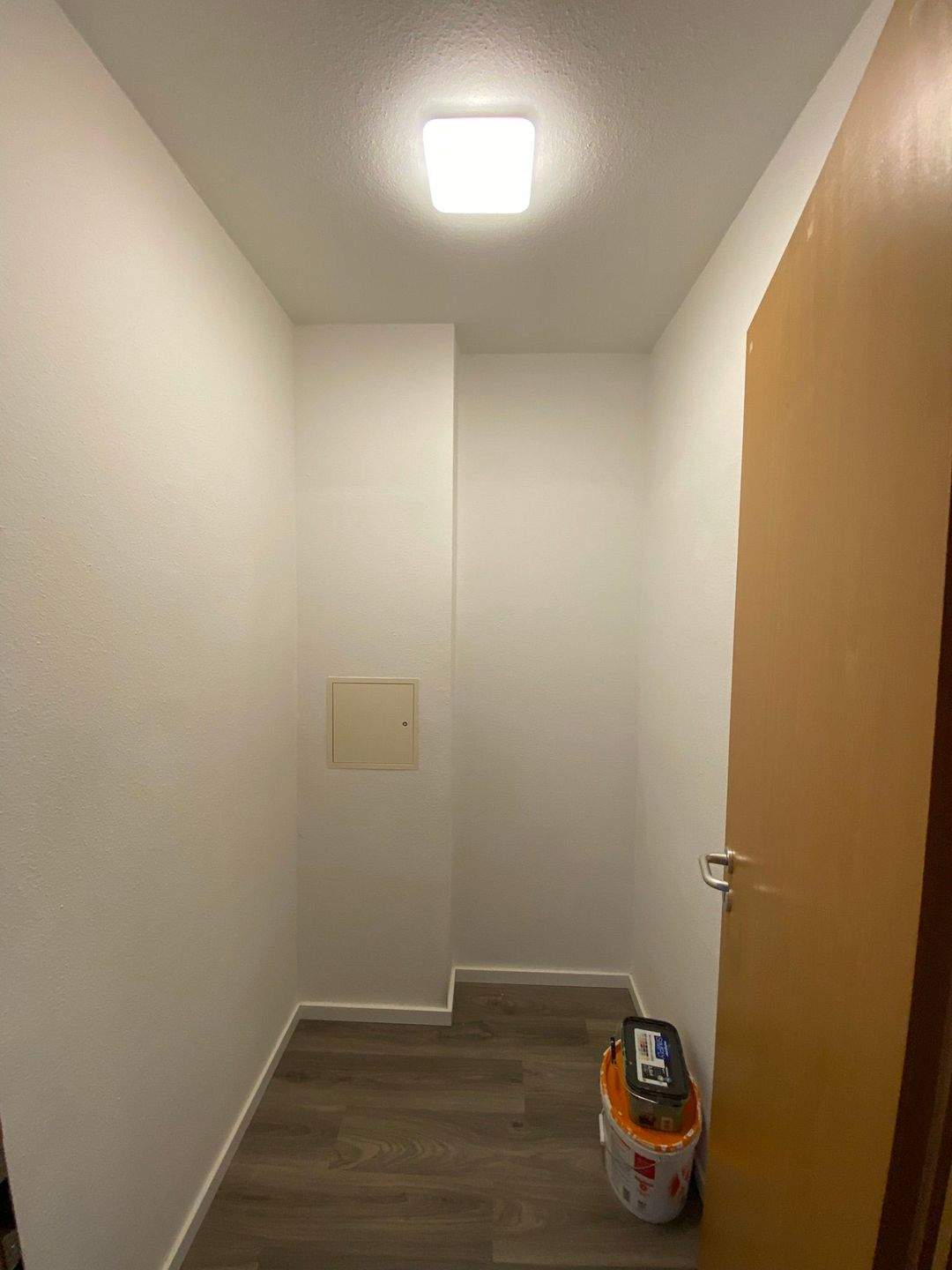 Idyllisch gelegene 2 Zimmer Wohnung *Wannenbad *Abstellraum *Balkon *kleiner Keller *EBK *Aufzug