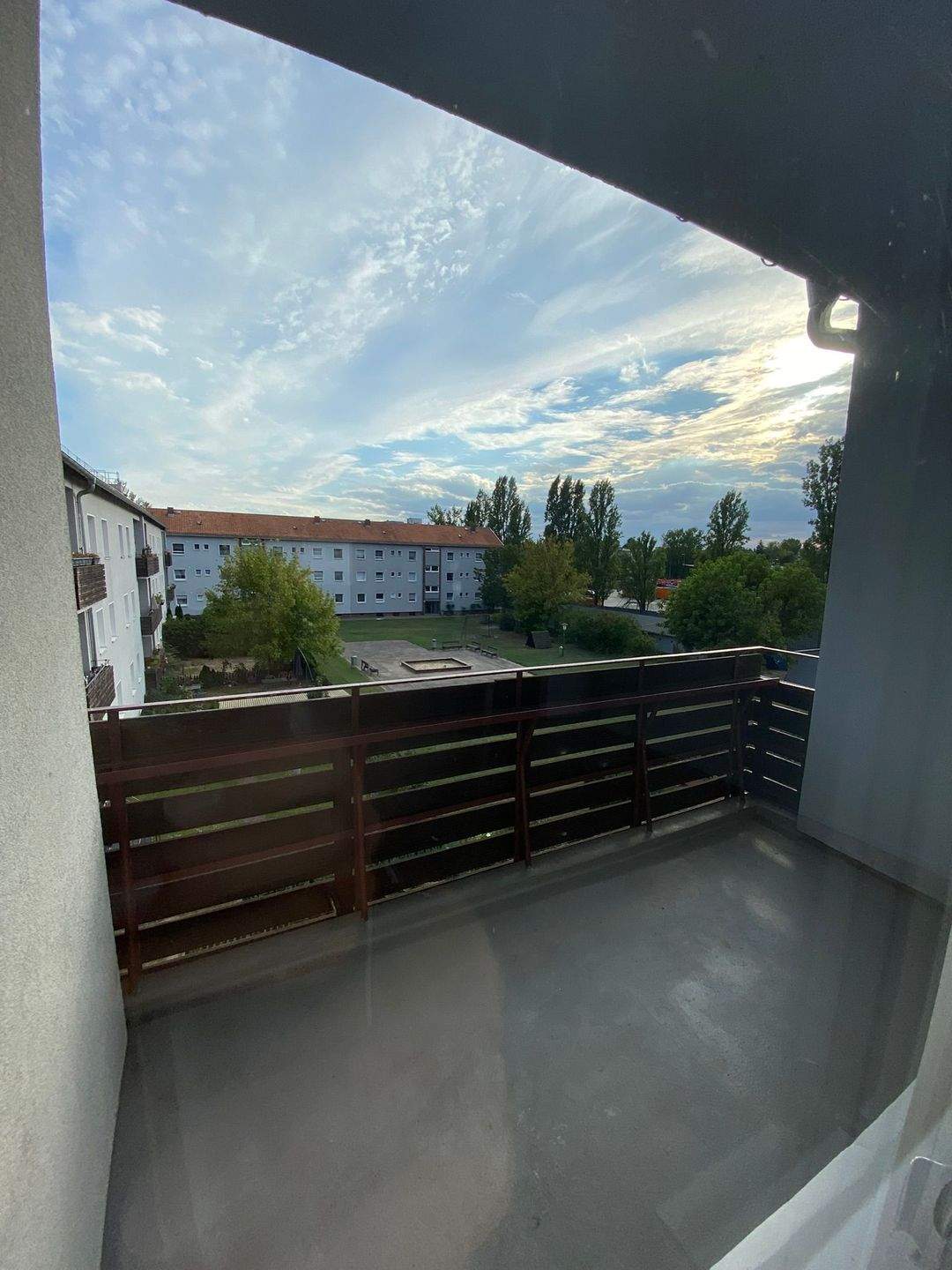 Sonnige renovierte 3 Zimmer Wohnung *Balkon *separater Gartenanteil *Wannenbad mit Fenster *EBK *Abstellraum *Keller