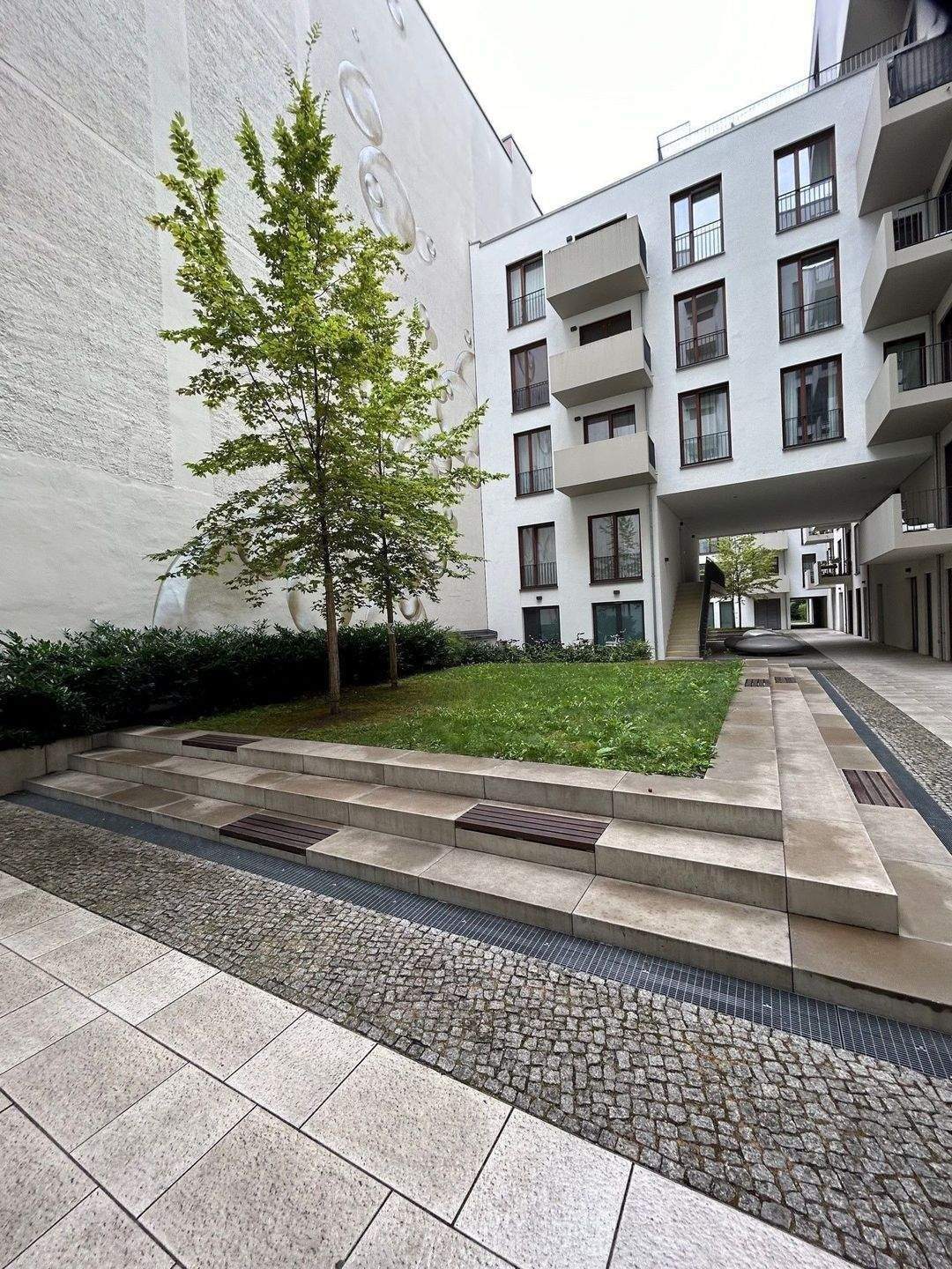 Ruhig gelegene 2 Zimmer Wohnung mit Balkon *modernes Duschbad* Abstellraum *EBK *Parkett *Keller *Aufzug