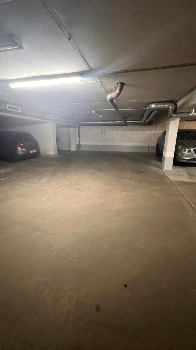 Stopp - Hier gibt es noch einen Tiefgaragenstellplatz !
