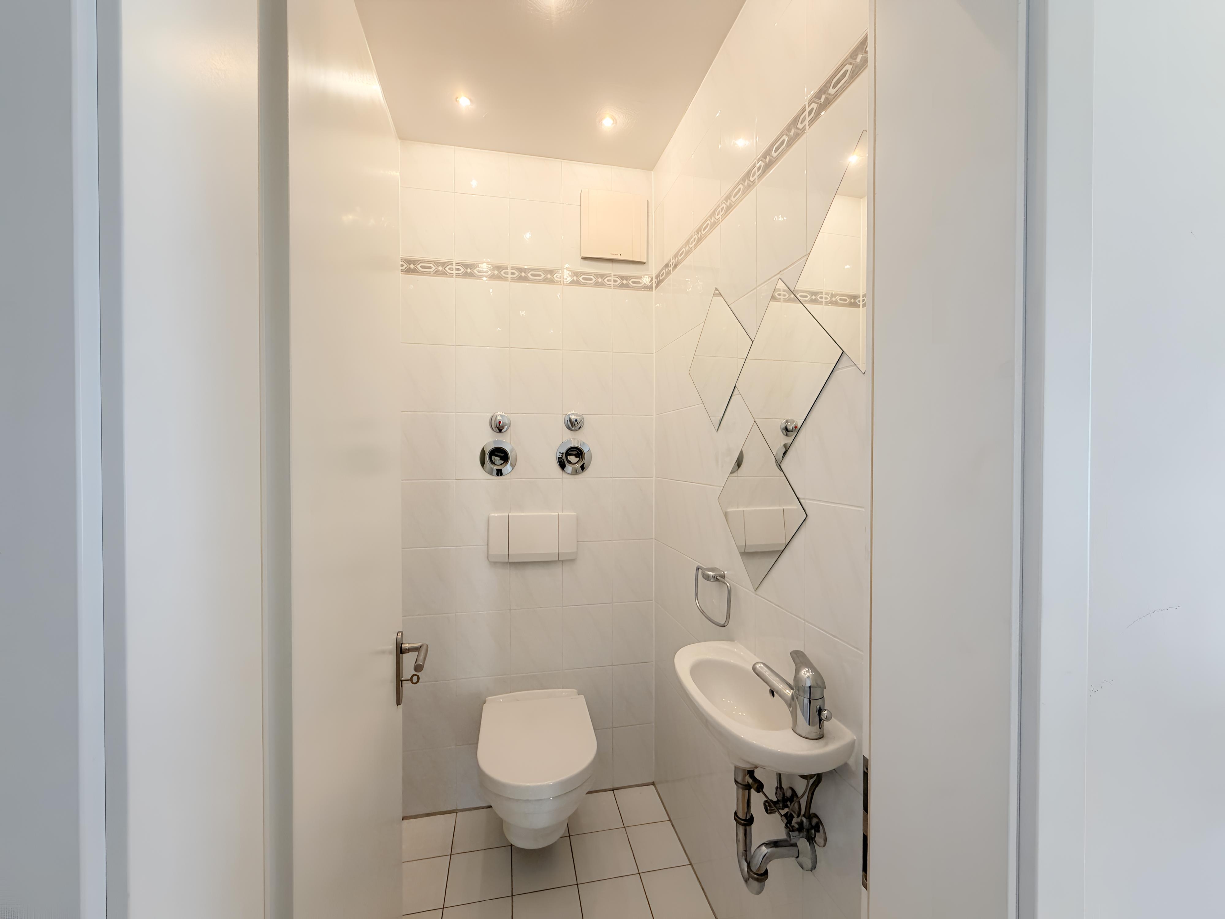 3,5 Zimmer - teilsaniert - sofort bezugsfrei - Ihr Wohn/(t)raum!