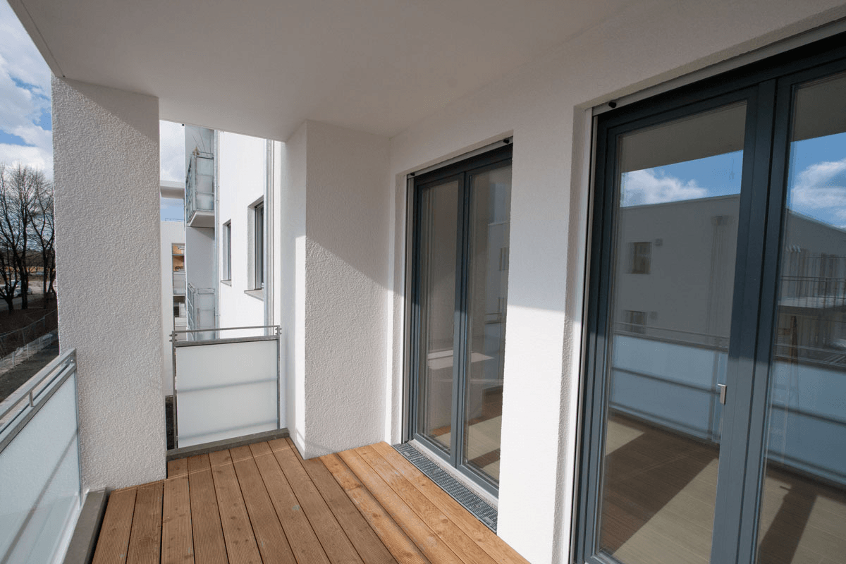 Schwabing-West: Großzügige 2 Zi. Wohnung mit Süd-Balkon