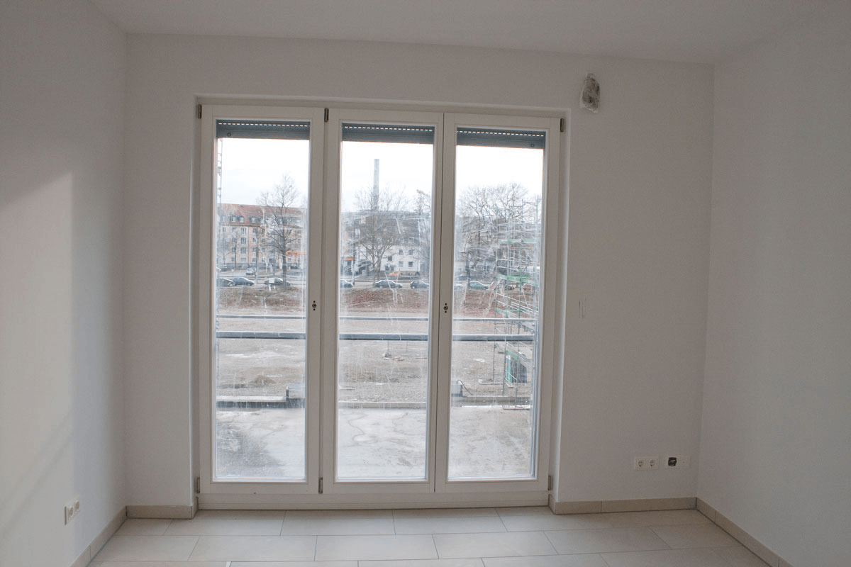 Schwabing-West: Großzügige 2 Zi. Wohnung mit Süd-Balkon