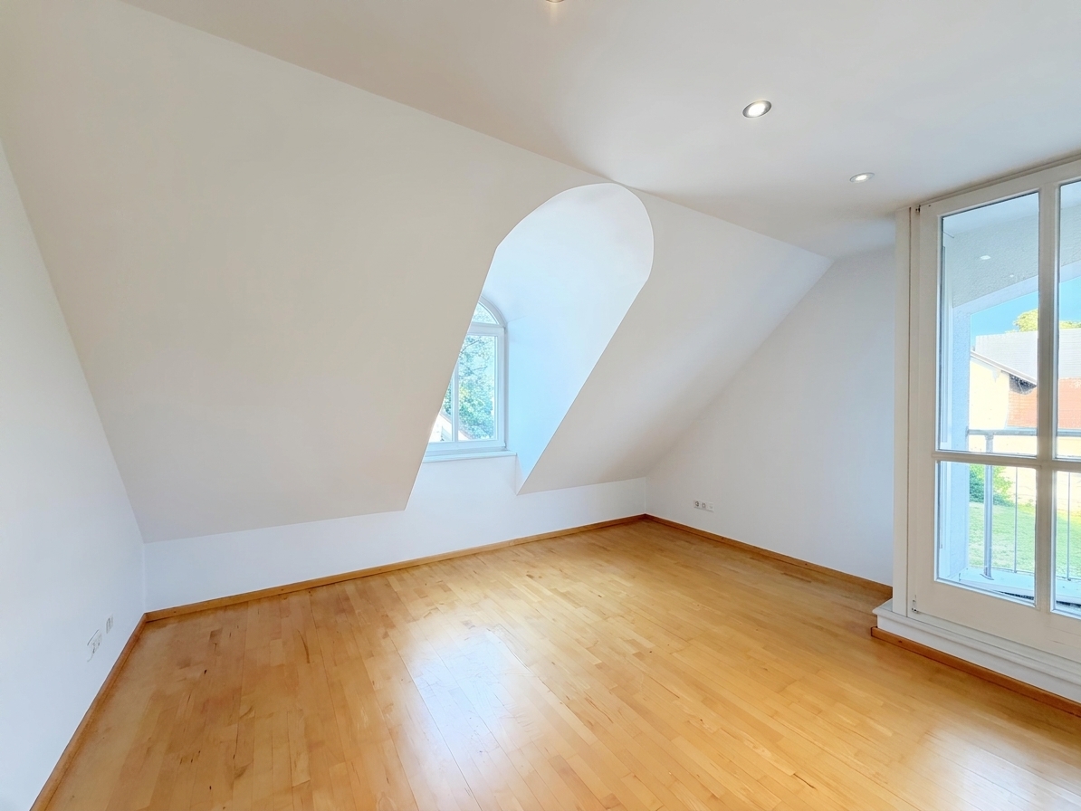 3,5 Zimmer - teilsaniert - sofort bezugsfrei - Ihr Wohn/(t)raum!