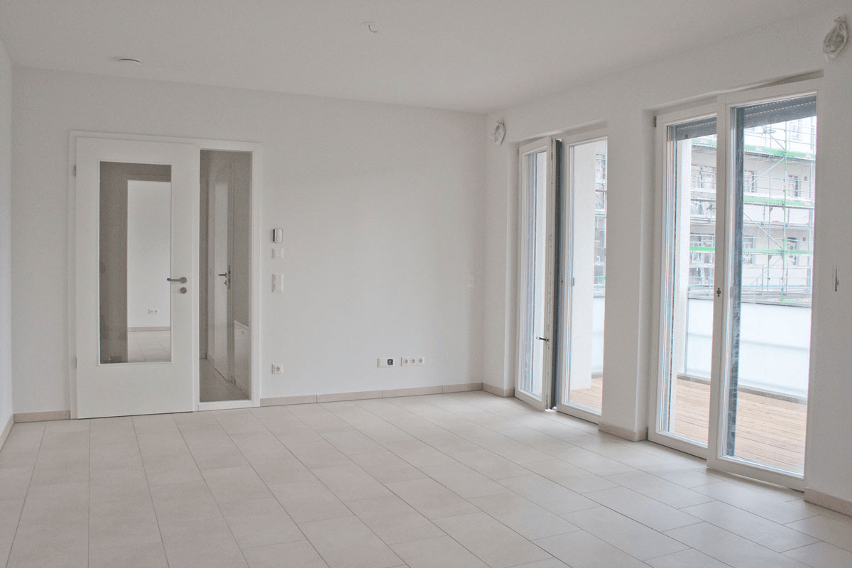Schwabing-West: Großzügige 2 Zi. Wohnung mit Süd-Balkon