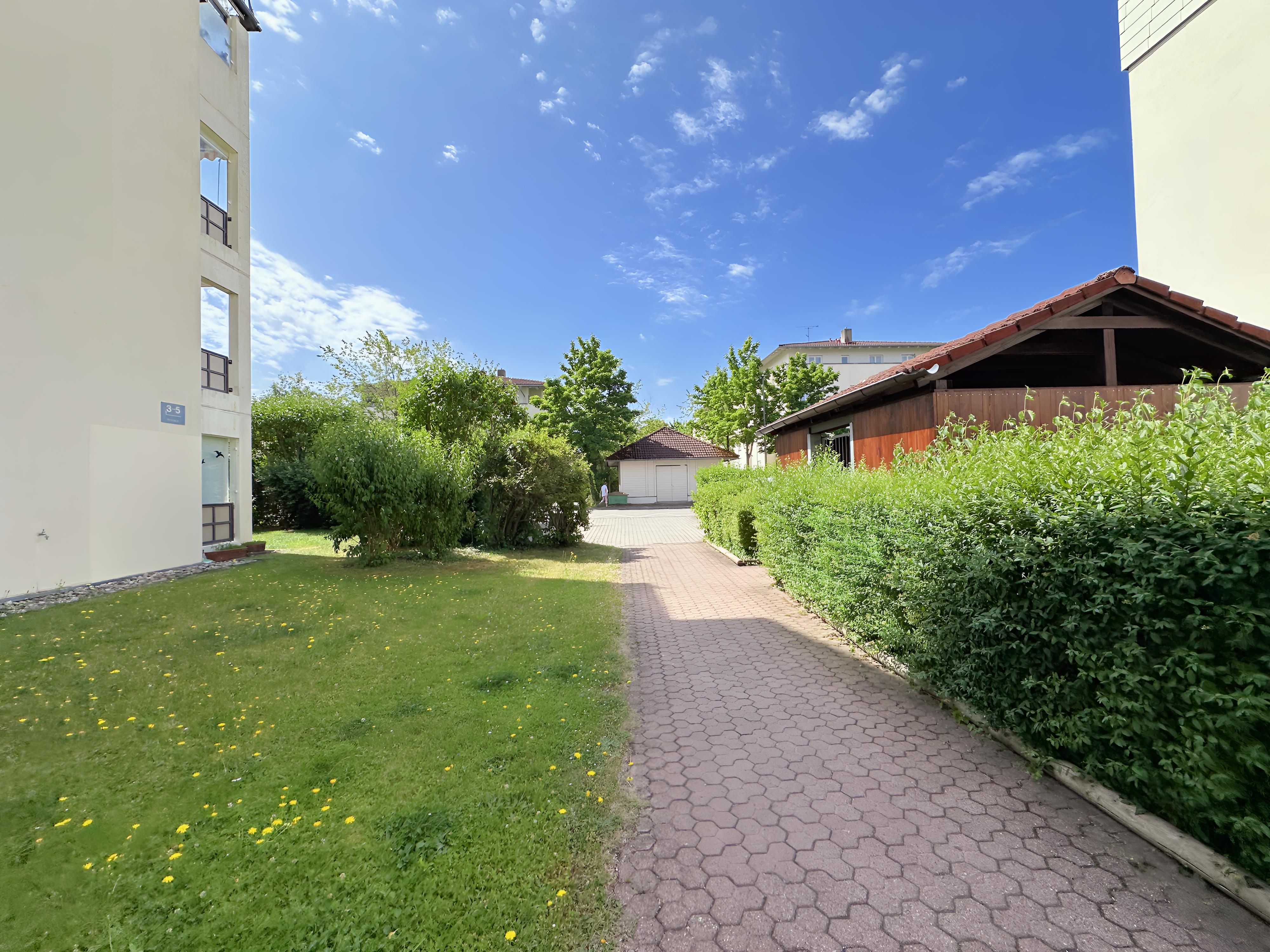 2-Zimmer Wohnung mit Balkon - Direkt an der U6 Martinsried